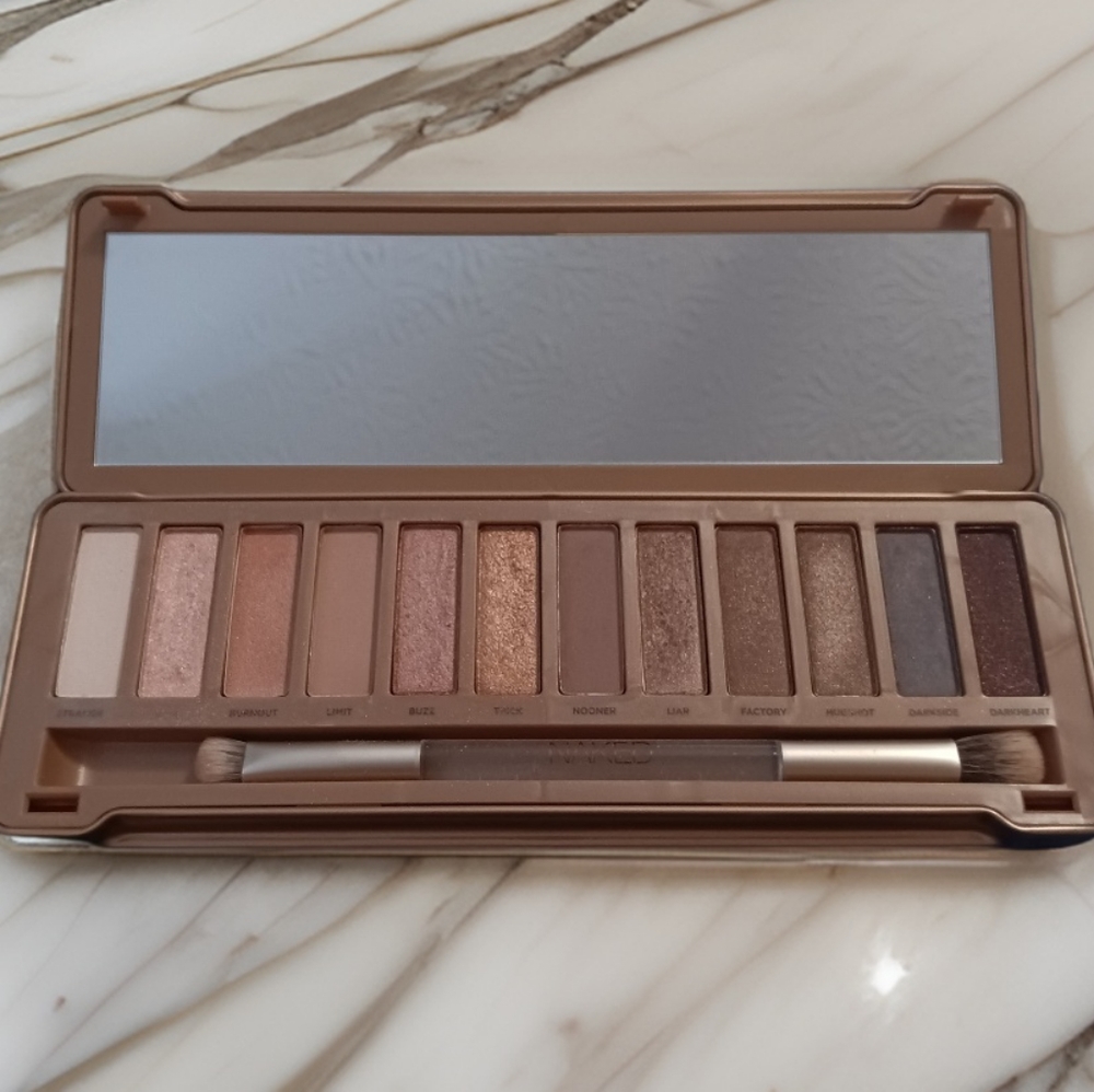🎉🎉Host Pick🎉🎉 NEW Urban Decay Naked3 Eyeshadow Palette